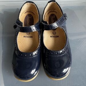 Girls Patent Navy Mary Jane’s